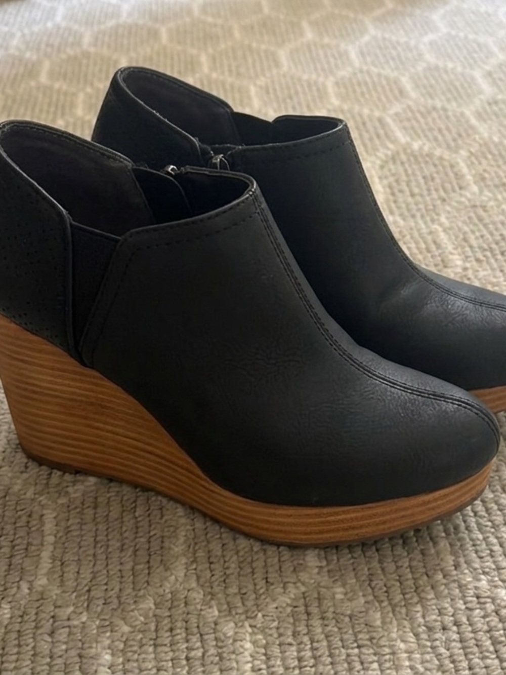 Dr. Scholl’s "Be Energized" Leather Wedge Booties – Matte Black size 7.5